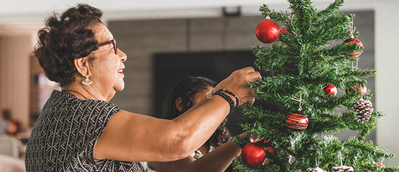 Des aînés plongent dans la magie de Noël